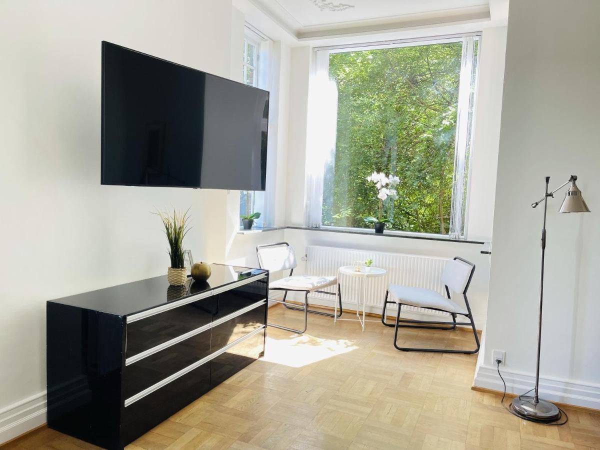 Aday - Aalborg Mansion - Open Bright Apartment With Garden Εξωτερικό φωτογραφία
